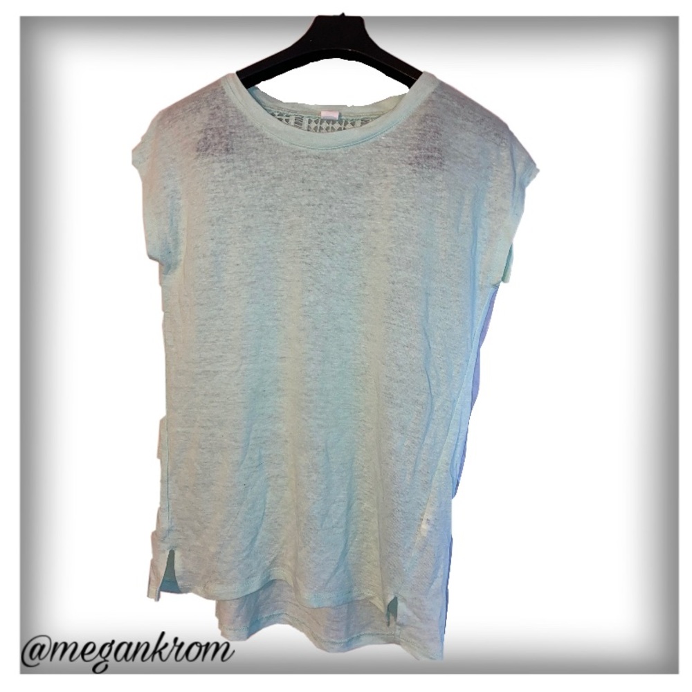 💥mint green tee shirt